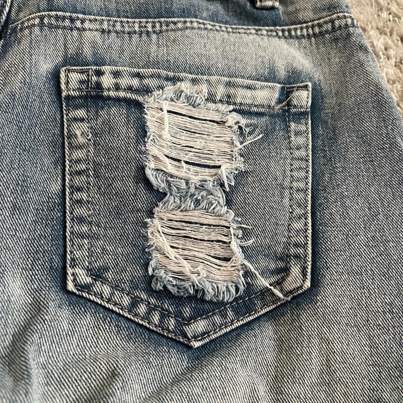 Distressed High Rise Booty Short - Picture 4 of 6